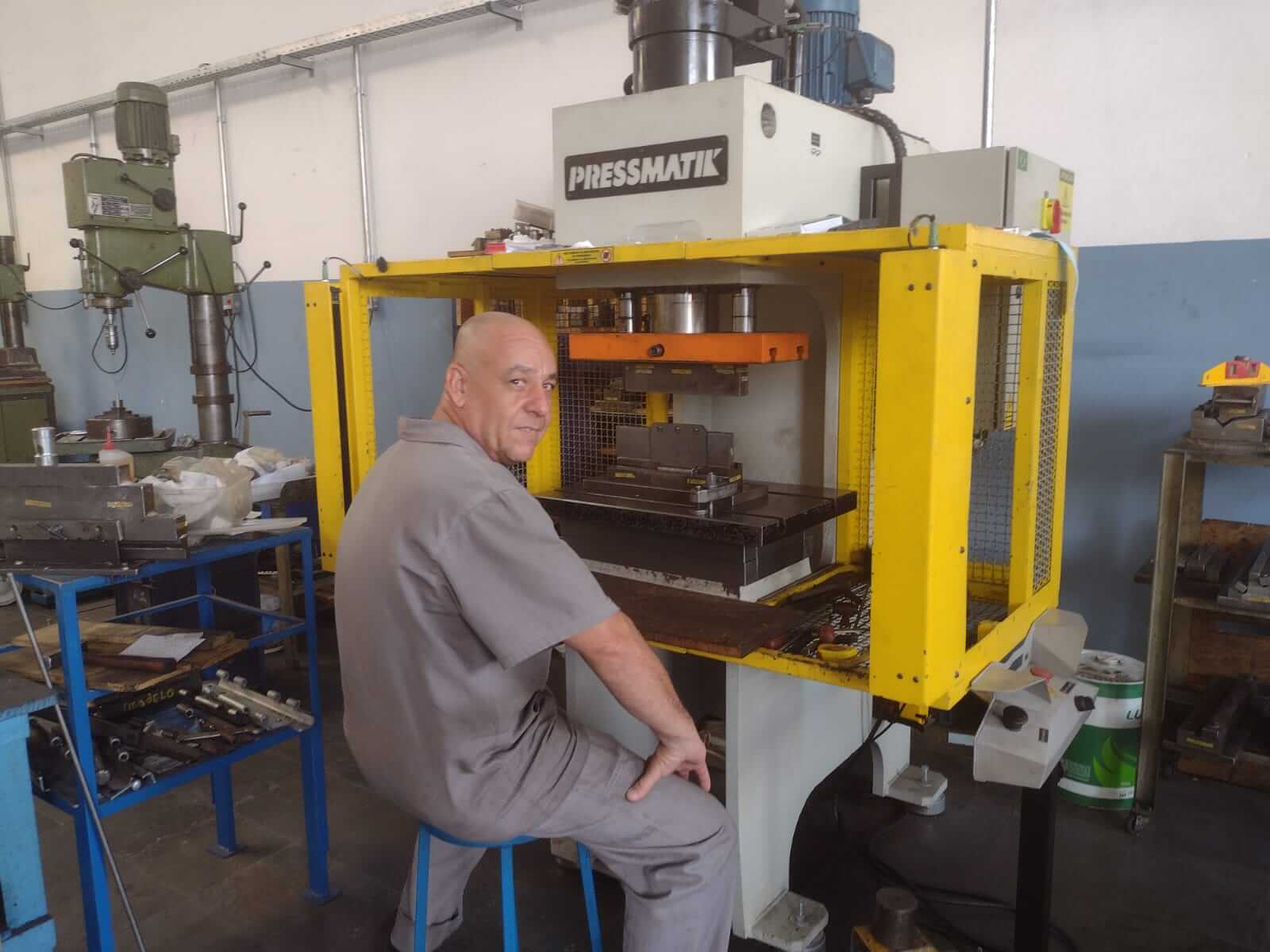 funcionario-2-1600x1200